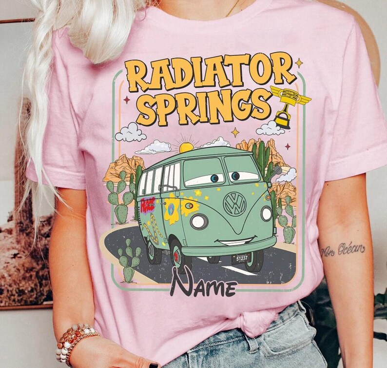 Camiseta personalizada de Disney Retro Cars de los 90, Radiator Springs, camiseta de carreras de Cars Land de Disneyland, camiseta familiar a juego para vacaciones en Disneyland 2026 imagen 4