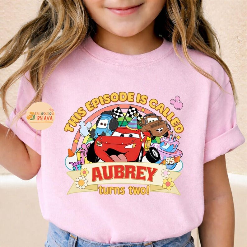 Camiseta de cumpleaños personalizada con nombre y edad de Disneyland Cars, regalo de cumpleaños personalizado de Lightning McQueen y Sally, conjuntos de cumpleaños para toda la familia. imagen 1