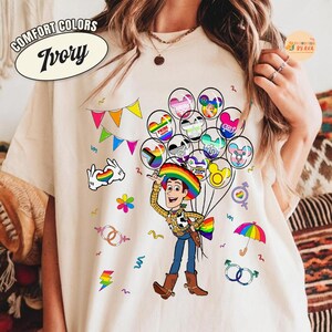 Camiseta LGBT de Toy Story para Disneyland, Camiseta LGBT de Disneyland, Camiseta Rainbow Toy Friends, Camiseta de dibujos animados para el orgullo, Conjunto para el mes del orgullo, Camiseta LGBT imagen 2