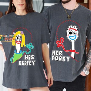 Camiseta de pareja de Forky y Knifey, camiseta de Forky de Toy Story, camiseta de pareja inspirada en Toy Story, camiseta de pareja de Disneyland, regalos de San Valentín para parejas imagen 5