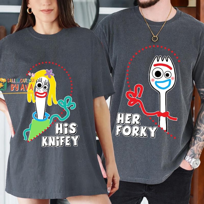 Camiseta de pareja de Forky y Knifey, camiseta de Forky de Toy Story, camiseta de pareja inspirada en Toy Story, camiseta de pareja de Disneyland, regalos de San Valentín para parejas imagen 5