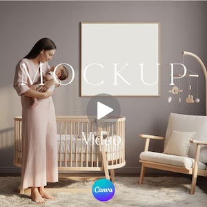 Könnte beinhalten: Ein Kinderzimmer mit einer Frau, die ein Baby hält. Der Raum verfügt über ein Holzbettchen, ein gerahmtes Mockup, einen Holzstuhl und ein Mobile. Die Wände sind in einem gedämpften Grau gehalten, was eine weiche, neutrale Atmosphäre schafft.