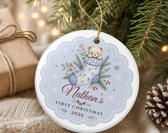 Premier Noël de bébé garçon - Ornement personnalisé pour le premier Noël de bébé (2026) - Souvenir de Noël pour nouveau-né (garçon ou fille) - Décoration de Noël personnalisée avec le prénom du bébé