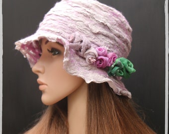Purple and green woman hat in artisanal felt "Lyla"