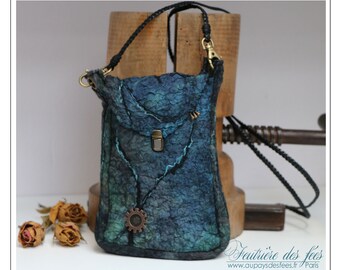 Sac de téléphone femme, feutre artisanal,  soie, bleu et noir "Skyler"