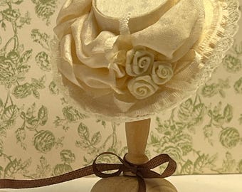 Miniature Ladies Silk Hat 1:12 scale