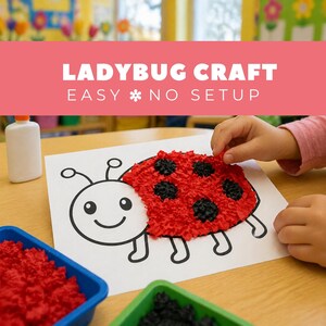 Puede incluir: Un proyecto de manualidades de mariquita con el texto "LADYBUG CRAFT EASY NO SETUP". El contorno de la mariquita está dibujado sobre papel blanco, con materiales de manualidades rojos y negros aplicados al diseño. Se ve un frasco de pegamento.