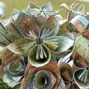 Vintage Map Paper Flower Bouquet, World Map. Origami Paper Flowers. Gifts, First Anniversary, Party, Home Decor, etc. CUSTOM ORDERS WELCOME