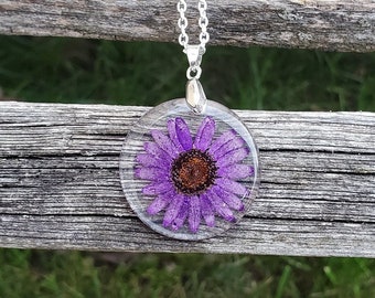 Collar de flores reales. Collar de margaritas moradas. Regalo para bodas, damas de honor, niños, aniversario, cumpleaños, Navidad, mamá. Flores secas