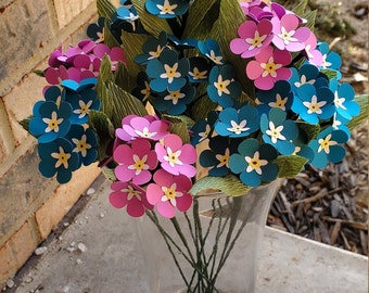 忘れな草の花束。色をお選びください。手作りの花束。センター