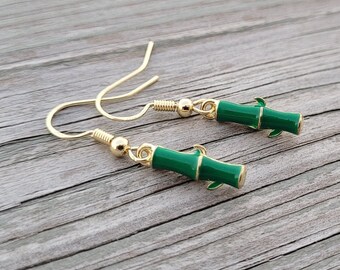 Orecchini di bambù. Orecchini pendenti. Regalo, festa della mamma, regalo di anniversario, compleanno, damigelle d'onore, orecchini verdi.