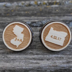 Gepersonaliseerde manchetknopen. Of land. Cadeau voor bruidegom, bruiloft, bruidsjonkers, vader, jubileum, verjaardag, staatsburgerschap, vader van de bruid.
