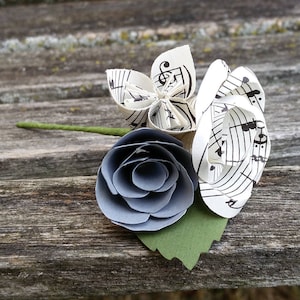 Boutonnieres per spartiti musicali. SCEGLI IL TUO COLORE. Qualsiasi quantità. Ordini personalizzati benvenuti. Sposo, testimoni, testimone, testimone della sposa. Portatore dell'anello