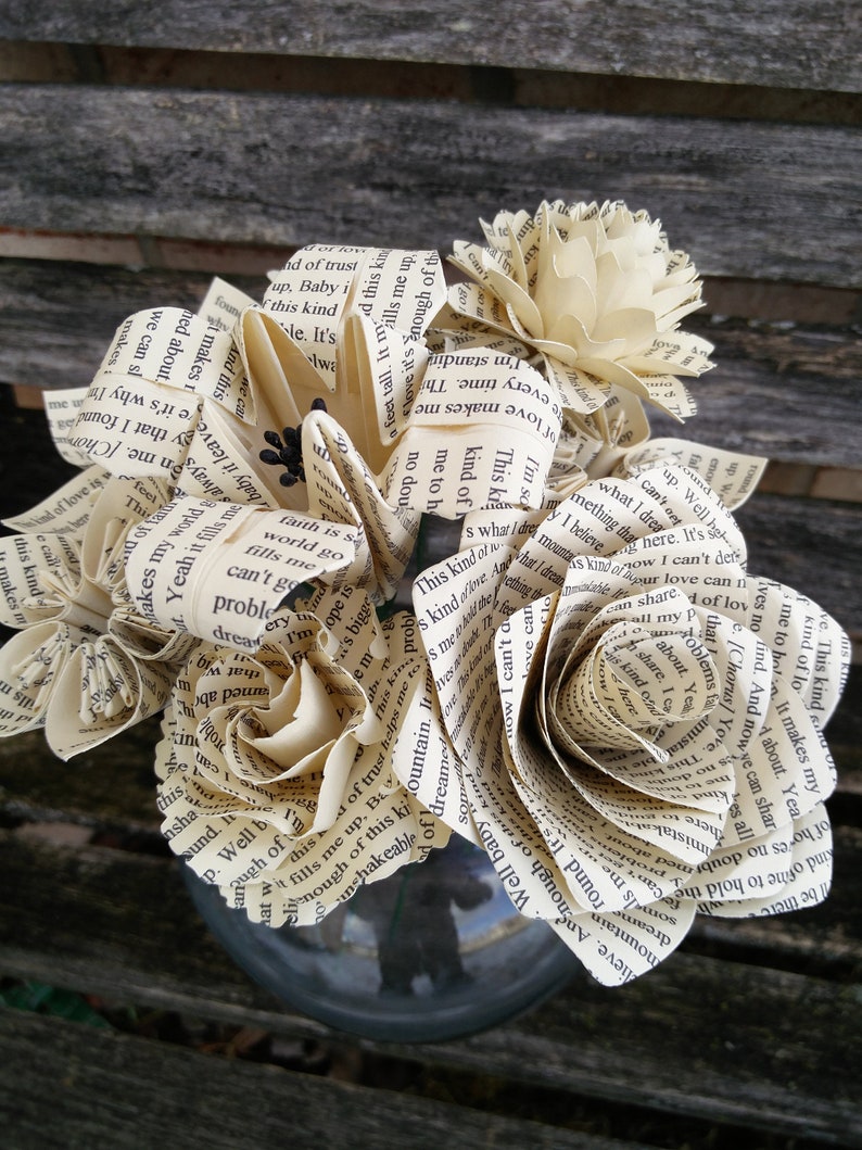 Bouquet lirico di canzoni personalizzate. SCEGLI LA TUA CANZONE San Valentino, anniversario, matrimonio, centrotavola, regalo per la mamma. immagine 1