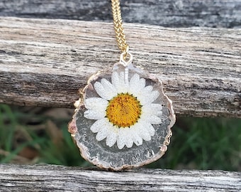 Collar de margaritas reales. Flores prensadas. Regalo para ella, regalo de dama de honor, niños, aniversario, cumpleaños, Navidad, mamá. Regalos para mujeres
