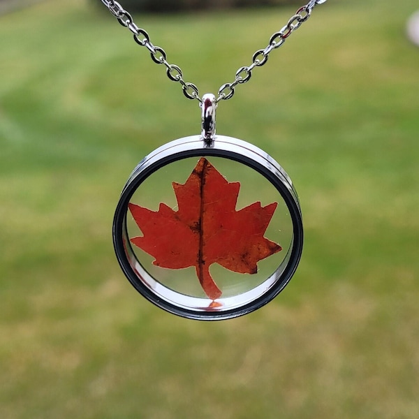 Red Maple Leaf Necklace. Real Leaf Necklace. Gift For Anniversary, Birthday, Mom. Christmas Gift. Preserved LeafNecklace