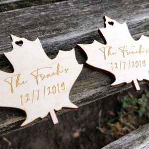 PERSONALISIERTE Ahornblatt Tags. Laser Cut, Rustikale Hochzeit. Herbsthochzeitsdekoration, Holz Tags.