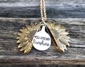 Collana con girasole. Medaglione con girasole. Regalo per matrimonio, damigelle d'onore, bambini, anniversario, compleanno, Natale.