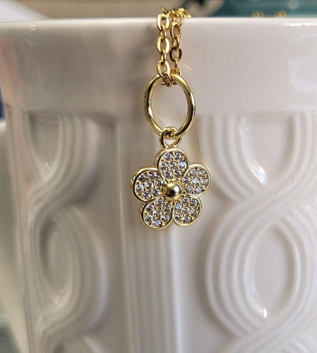 プラムブロッサムジルコニアネックレス。お母さん、結婚式、花嫁介添人