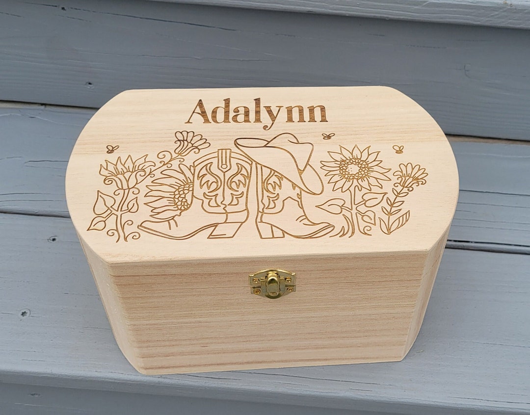 PERSONALIZED Kid's Keepsake Box. Treasure Chest. Children's Jewelry Box