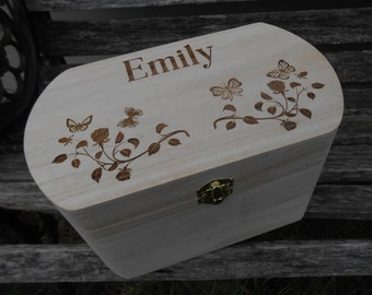 PERSONALIZED Kid's Keepsake Box. Treasure Chest. Children's Jewelry Box. Card Box For Weddings.