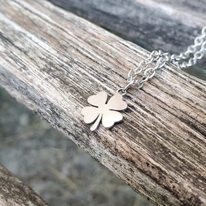 Clover Necklace, Silver. Wedding Gift, Bridesmaid, Mom, Anniversary Gift. Shamrock. St. Patrick&#39;s Day. Shamrock Necklace