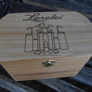 PERSONALISIERTE Kinderandenken-Box. Schatztruhe. Kinder Schmuckschatulle. Kartenbox für Hochzeiten.