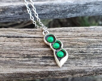 Collier « Petits pois dans une cosse ». Cadeau pour maman, demoiselles d'honneur, enfants, anniversaire, Noël, anniversaire de mariage.