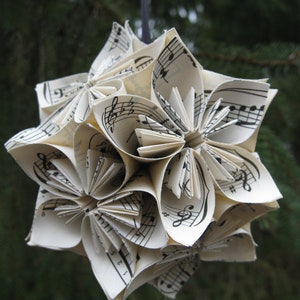 livre enorme boule kusudama fleurs en papier origami grand etsy coloriage gratuit