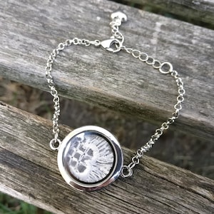 IHR Brautkleid Spitzenarmband. Brautjungfer Geschenk, Mom Geschenk. Memory-Medaillon. Kundenspezifische Aufträge willkommen.
