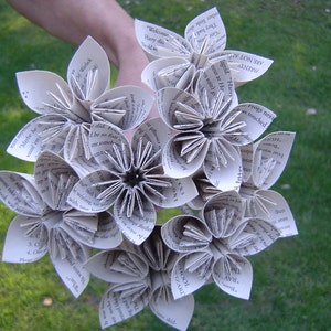 BUCH Origami Papierblumenstrauß. Kundenspezifische Aufträge willkommen. Erster Jahrestag, Dekoration.