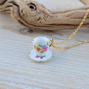 Collar de taza de té. Regalos para ella, regalo para mamá, regalo de aniversario. Cumpleaños. Alicia en el país de las Maravillas. imagen 6