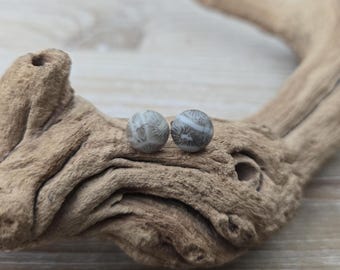 Petoskey-Stein-Ohrstecker. 8 mm. Fossilisierte Koralle. Geschenkidee: Hochzeit, Jahrestag, Weihnachten, Muttertag, Geburtstag.