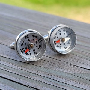 Kompas manchetknopen. Cadeaus voor mannen, cadeau bruidegom, vader, Vaderdag, verjaardag, jubileum, cadeau bruidegom