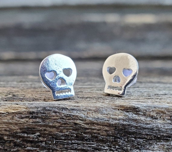 Skull Earrings. Silver. Anniversary Gift Birthday Gift Steampunk