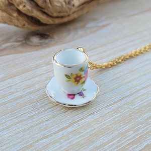 Collar de taza de té. Regalos para ella, regalo para mamá, regalo de aniversario. Cumpleaños. Alicia en el país de las Maravillas. imagen 7