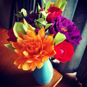 Custom Paper Bouquet. Crepe Paper Flowers. Perfect for First Anniversary, Weddings, Birthdays. Unique Gift.