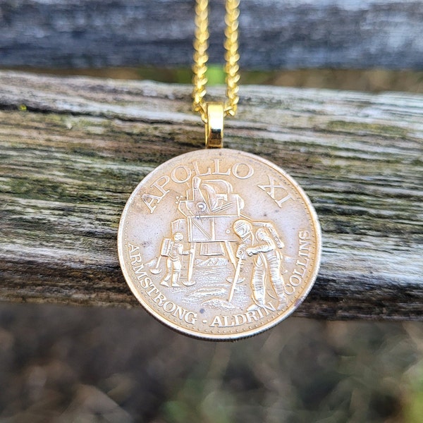 Vintage Apollo Coin Necklace. NASA Necklace. Collectable Americana. Space Necklace. Anniversary Gift, Gifts For Kids, Mom Gift