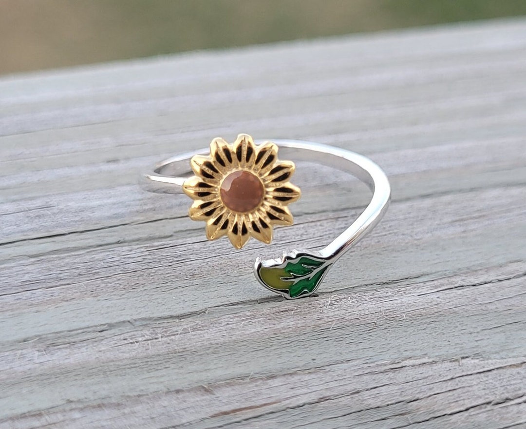Anello girasole fatto a mano: fascia con motivo floreale in argento sterling, gioielli bicolore impilabili - Italia