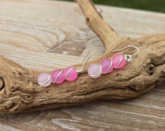 Ohrringe mit rosa Ombré-Perlen. Drahtumwickelte Ohrringe. Geschenkidee für Frauen. Jahrestagsgeschenk.