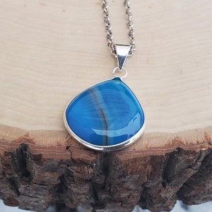 Blau Gebänderte Achat Halskette. Geburtstagsgeschenk, Jubiläumsgeschenk. Geschenk für Mama. Achat Anhänger