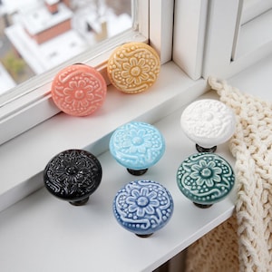 Tirador de cerámica vintage con estampado floral para armario, tirador de cajón repujado, tirador de muebles estilo boho cottagecore, pomo colorido para cómoda, herrajes para armarios de cocina.