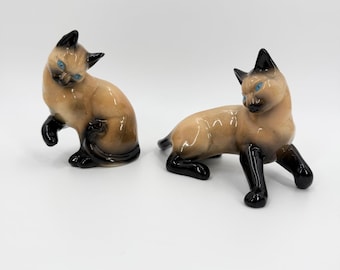 Figurki ceramiczne kotów syjamskich z niebieskimi oczami z Palm Springs z 1951 r., 6x8 cali