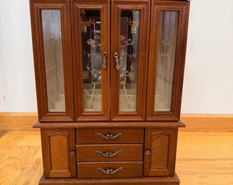 Armoire à bijoux en bois vintage des années 80 en verre gravé floral avec bords festonnés