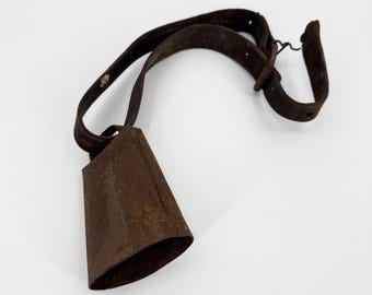 Vintage Primitive Rusty Iron Livestock Leather Strap Cowbell