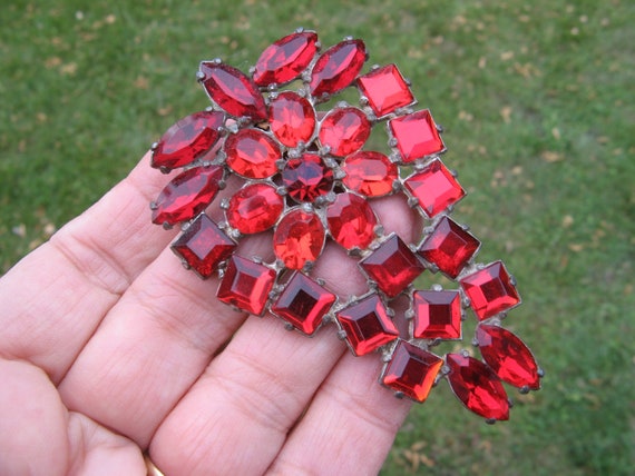 Oversized Antique red crystal dress clip, art dec… - image 3