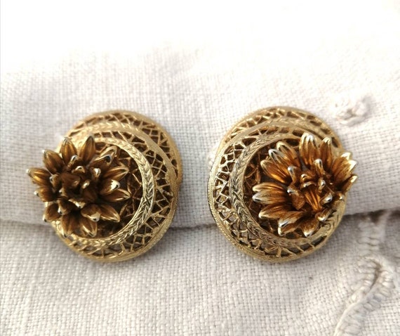 Vintage Corocraft clip-on earrings, floral filigr… - image 1