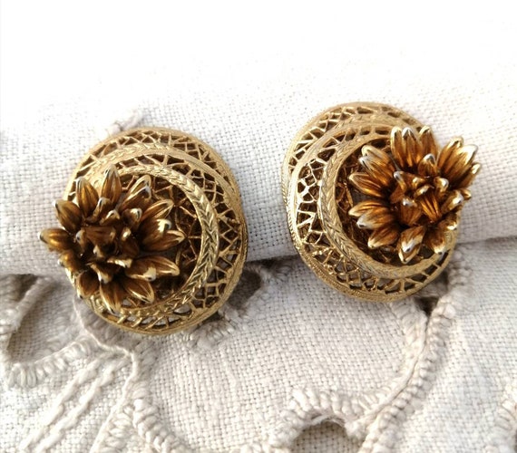 Vintage Corocraft clip-on earrings, floral filigr… - image 5