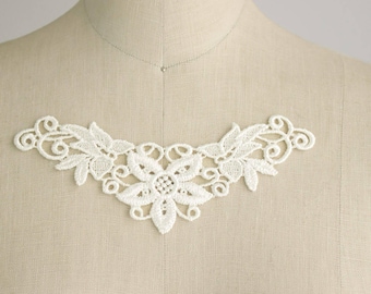 Two Ivory Venice Lace Mini Applique Collars / Set of 2 / Also Available in Black / Lace Necklace / Vintage Style