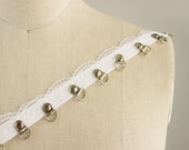 NEW ITEM White Lace Scallop Edge D-Ring Grommet 3 4 Inch Tape Trim 2 cm White Eyelet Tape Corset Ribbon Bridal Wedding Dress
